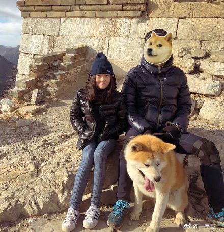 元旦节李亚鹏带女儿李嫣爬山 网友都被李嫣的腿惊呆了！(组图) - 4