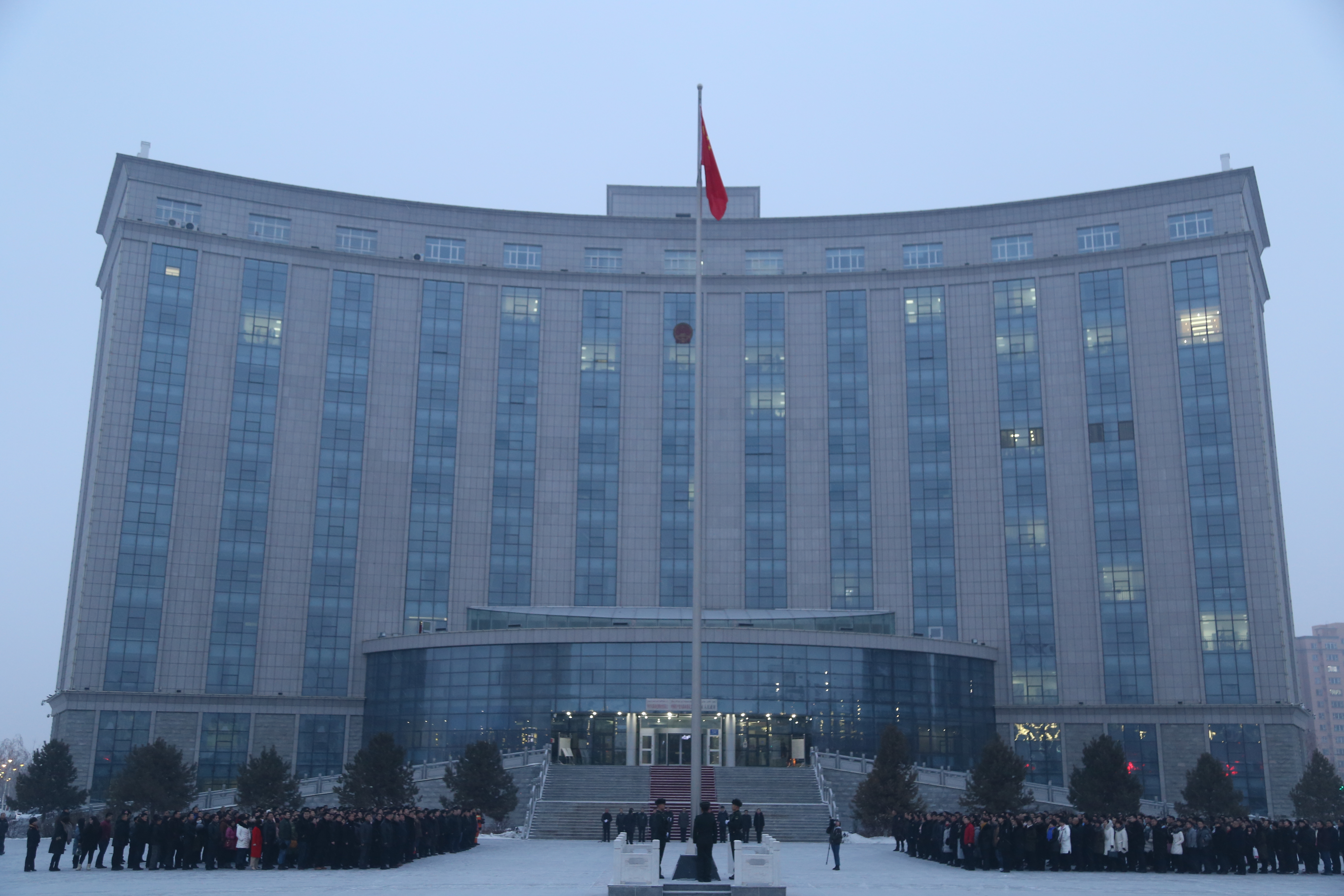 新疆乌苏市在国旗下宣讲为了我们的新时代奋斗