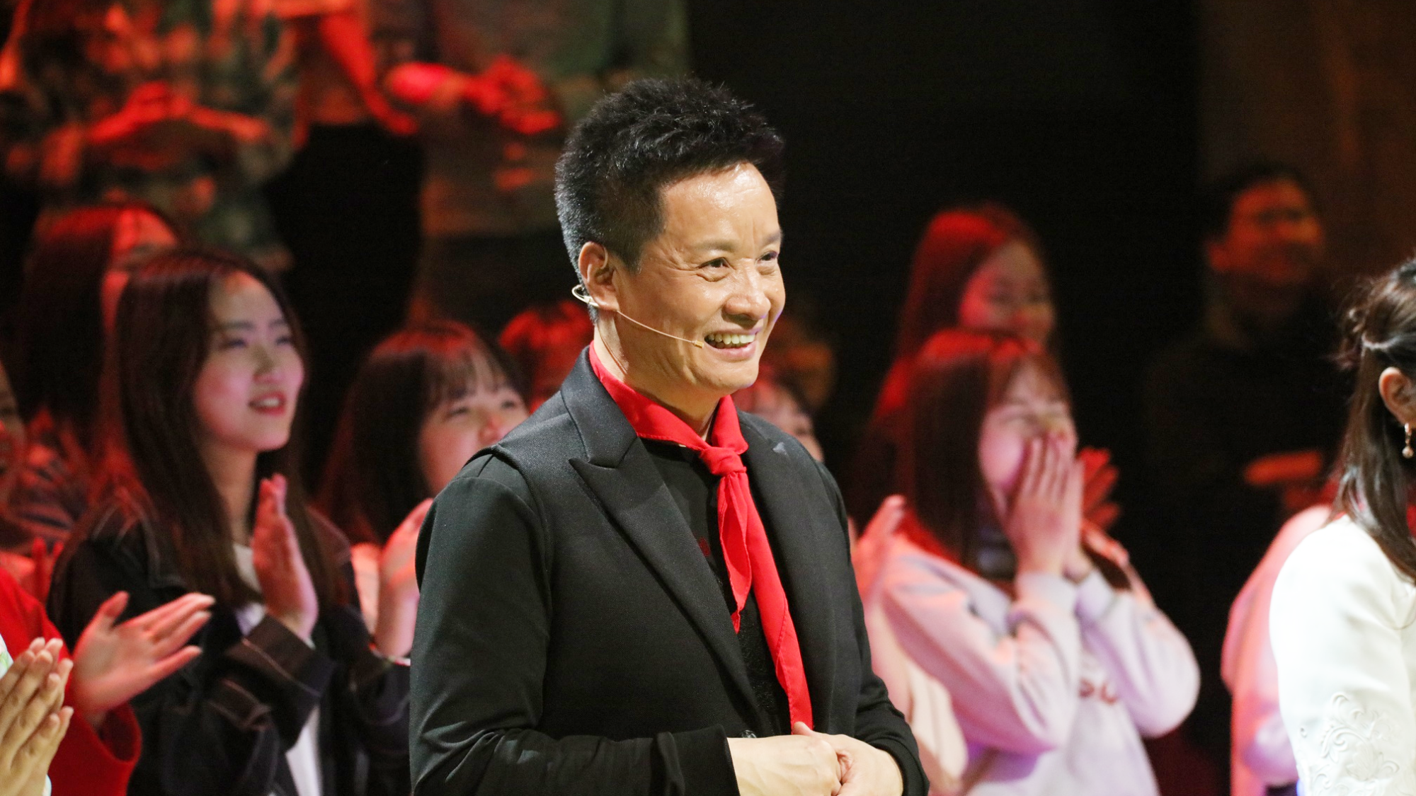 军旅歌唱家阎维文长征歌颂红军不怕远征难