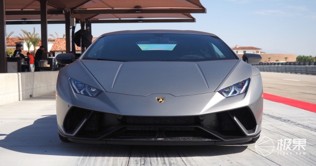 澳门金沙:兰博基尼huracan performante超跑,性能超强