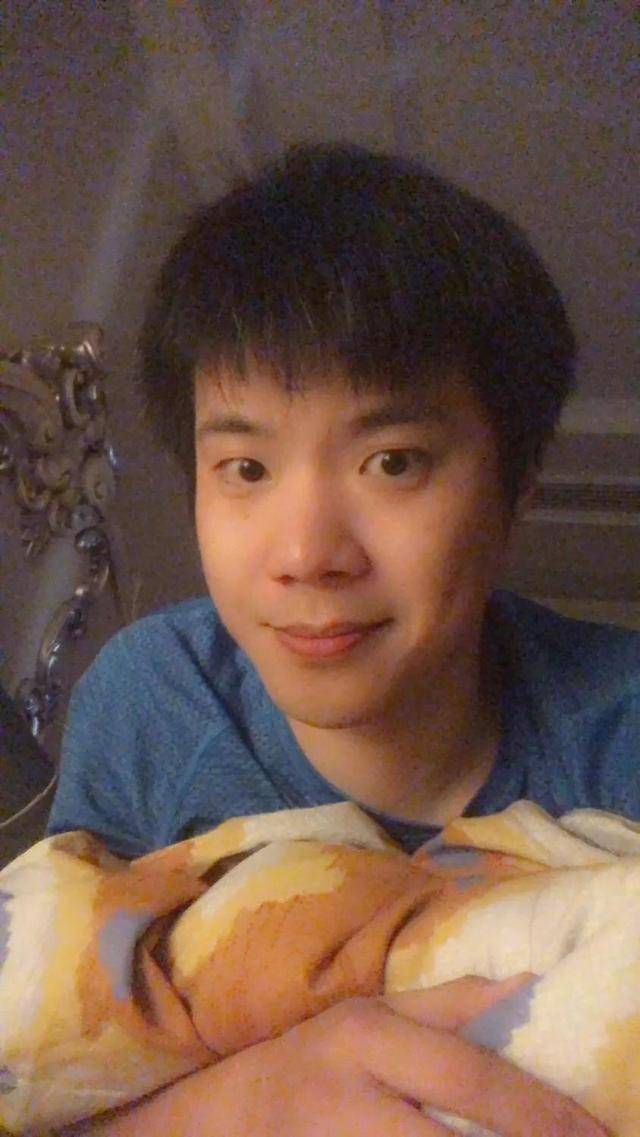 凌晨,黄毅清发出最严正声明继续手撕马苏,王思聪熊猫直播力挺!