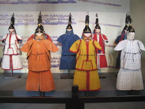 八旗军的布面棉甲由于当时海上结冰加之西北风大作,因此无法将宁远