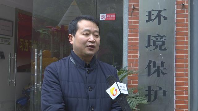 县环保局大气(应急)办公室主任 李学宽