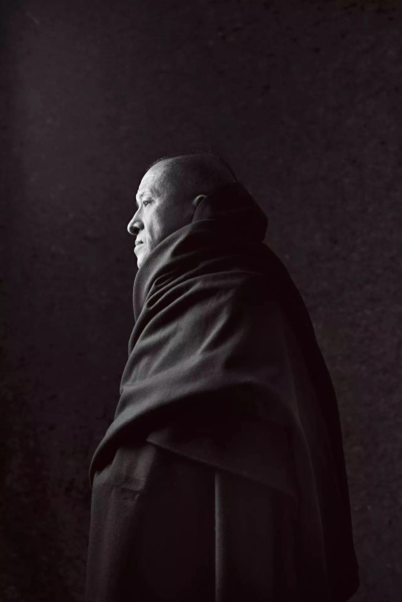 一个喝酒恋爱拍电影的仁波切,眼中的中国人和佛教是什么样?