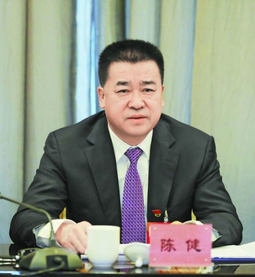 深耕细种壮大特色优势产业