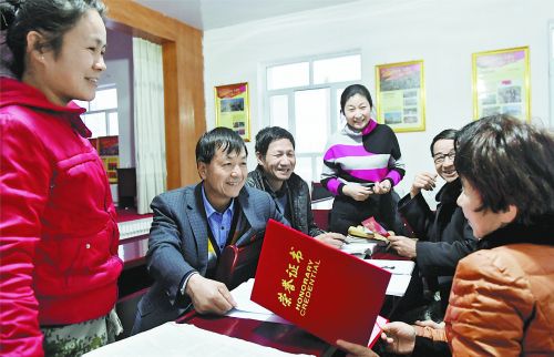 新疆道德模范玛纳斯县兰州湾镇王家庄村党支部书记陈万虎