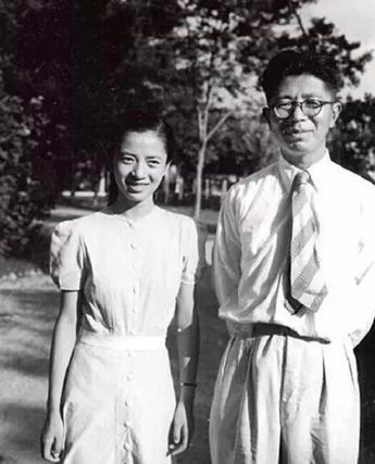 艰苦卓绝1944年春天,常沙娜到酒泉的河西中学读初中,借住在父亲同事的