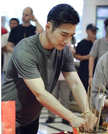 浪漫宠妻颜值还高为什么我现在才发现严宽的帅