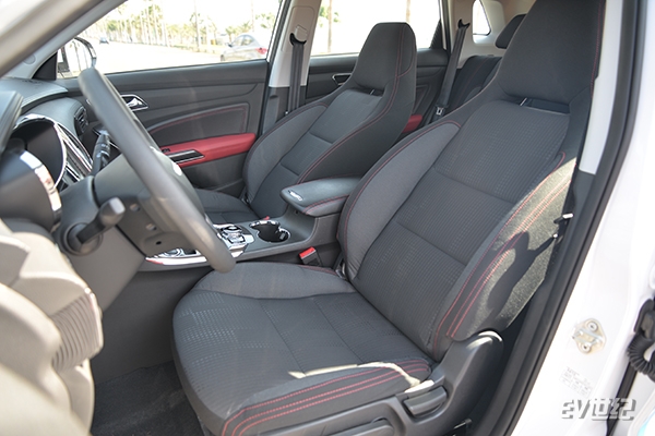 打破传统的拐点试驾猎豹汽车cs9ev纯电动suv