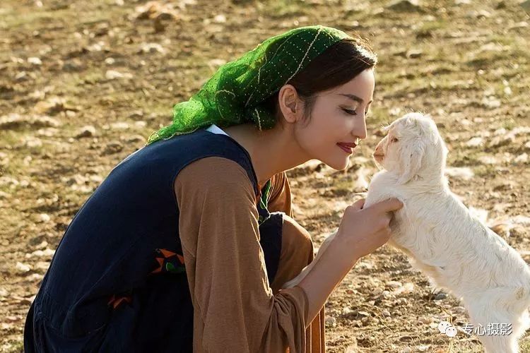 哈萨克牧民大迁徙波澜壮阔的转场行动