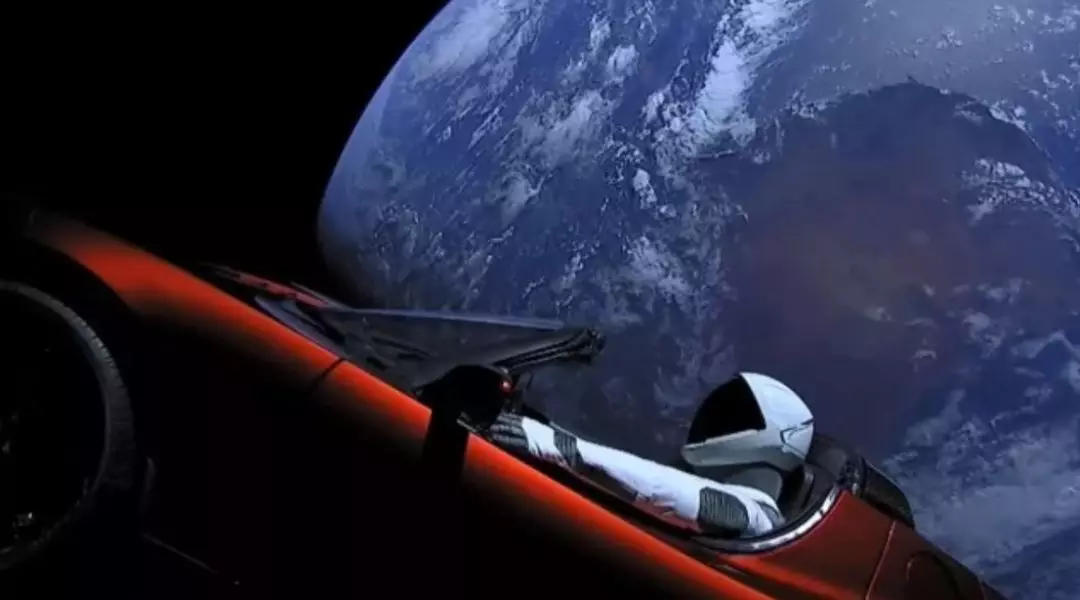 花9千万美元送roadster上天之前特斯拉在2017年都经历了什么