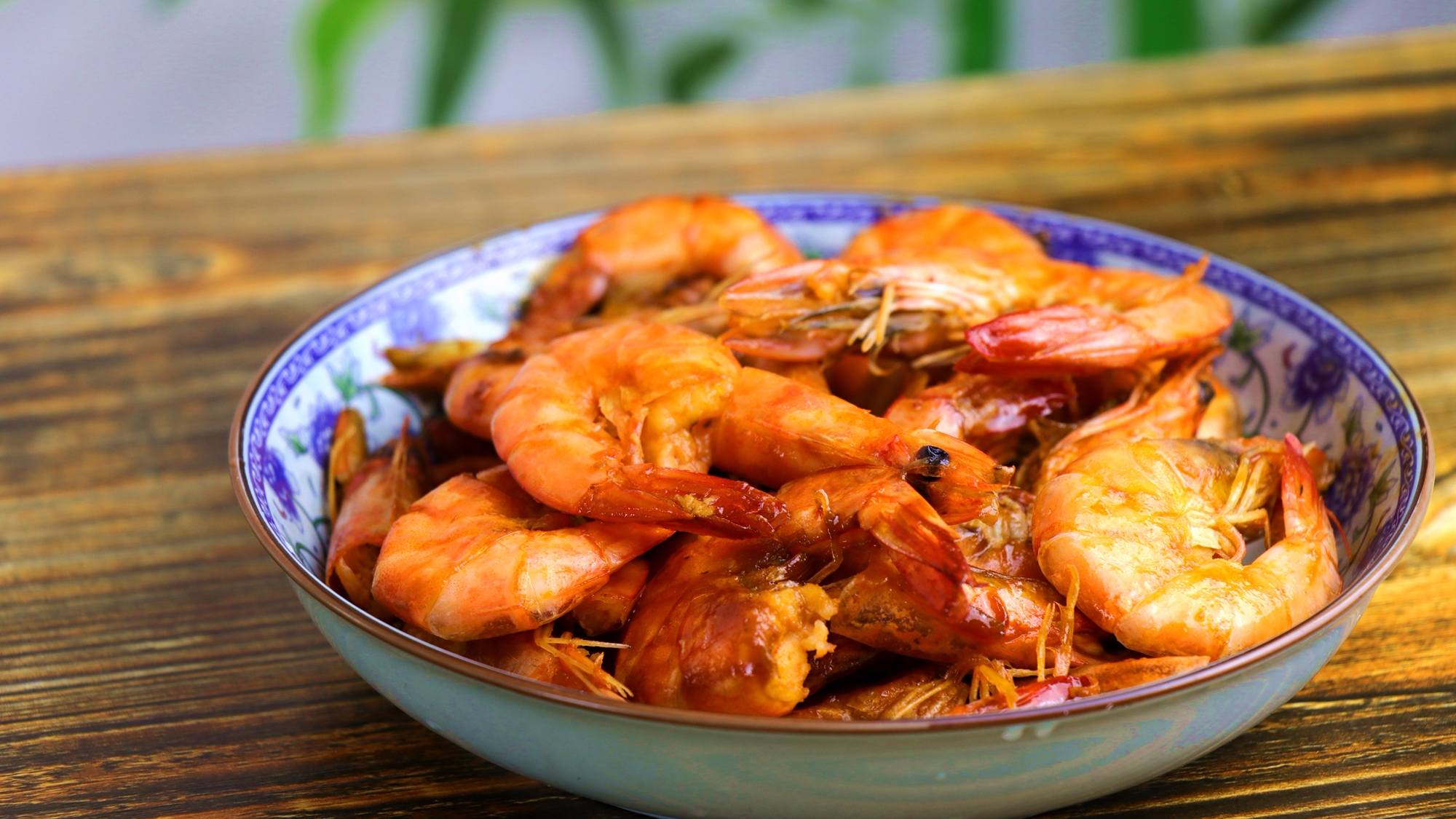 年夜饭必备菜教你油焖大虾的简单做法比饭店的好吃