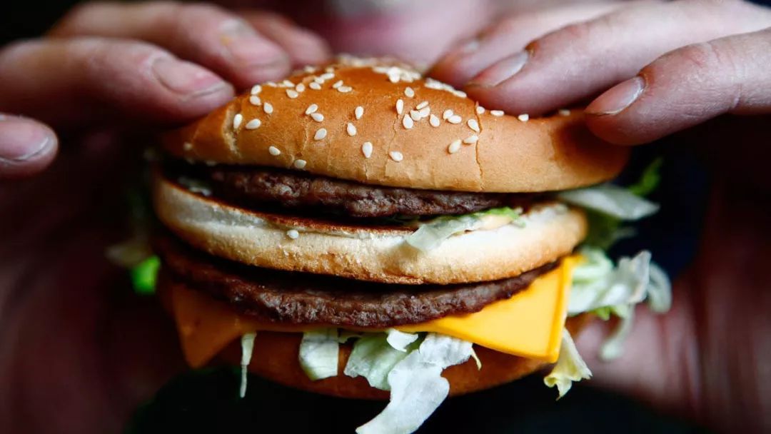 巨无霸50岁了麦当劳给它拍了一组做作的广告大片