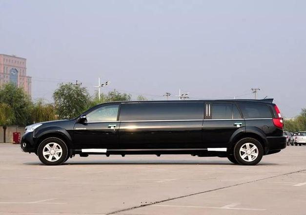 长城最贵的车长6米7轴4米8金色车标气宇轩昂30万曾叫板林肯