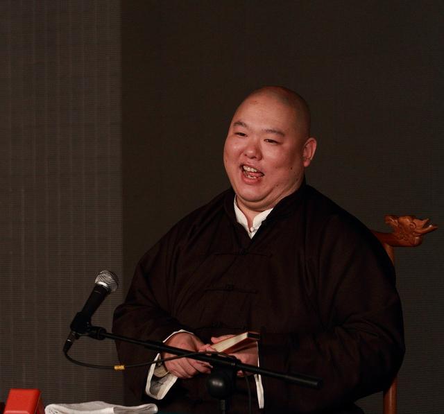评书界后续有人呀!王玥波应为第一人