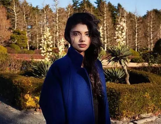 最美的女人 厄瓜多尔,亚马逊雨林身着婚礼礼服的女子 对cornelia来说