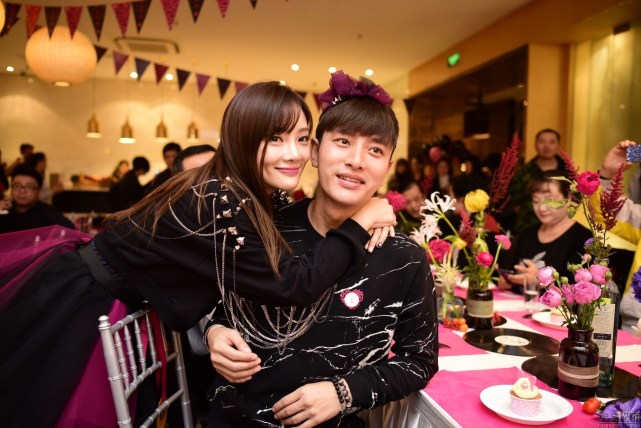 贾乃亮走出阴霾心情好贾乃亮王鸥合作新戏大玩公主抱