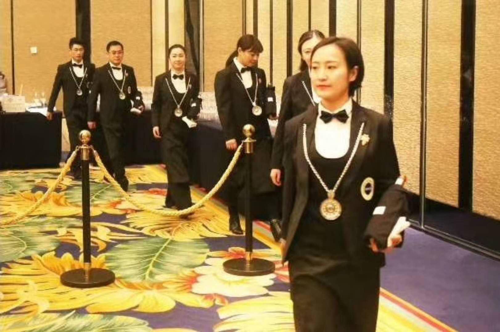 中国侍文院侍酒师团队精彩亮相12届G100超级葡萄酒大赛_凤凰资讯