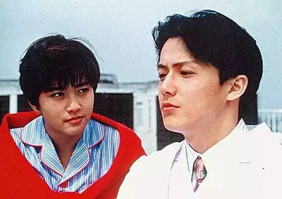 尤其是自从1993年他在日剧《同一屋檐下》,翩翩公子的形象火了以后,他