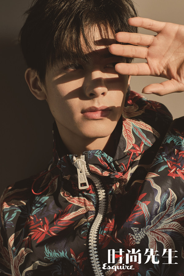 宋威龙最新封面大片曝光不惧标签诠释新生代演员