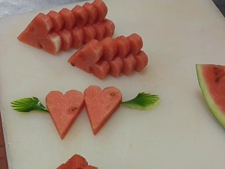 心灵手巧式切西瓜爱意满满的装饰