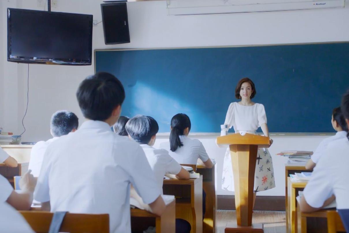 台湾一众偶像剧女主相继flop林依晨却还持续活跃竟是当了女老师