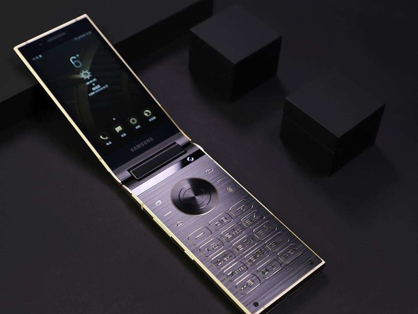 折叠手机很新奇其实10年前就被玩出花来了