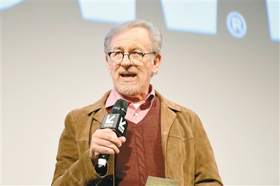 72岁斯皮尔伯格 用《头号玩家》打造未来世界