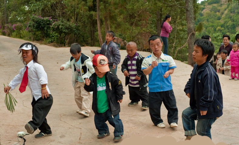 中国这个"矮人王国"梦幻吗?身高不到1.3m,就在昆明!