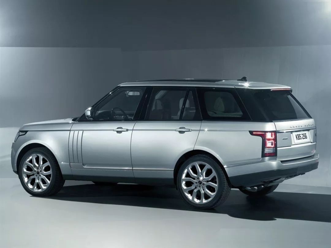 (最经典的悬浮式车顶,莫过于路虎家的了)