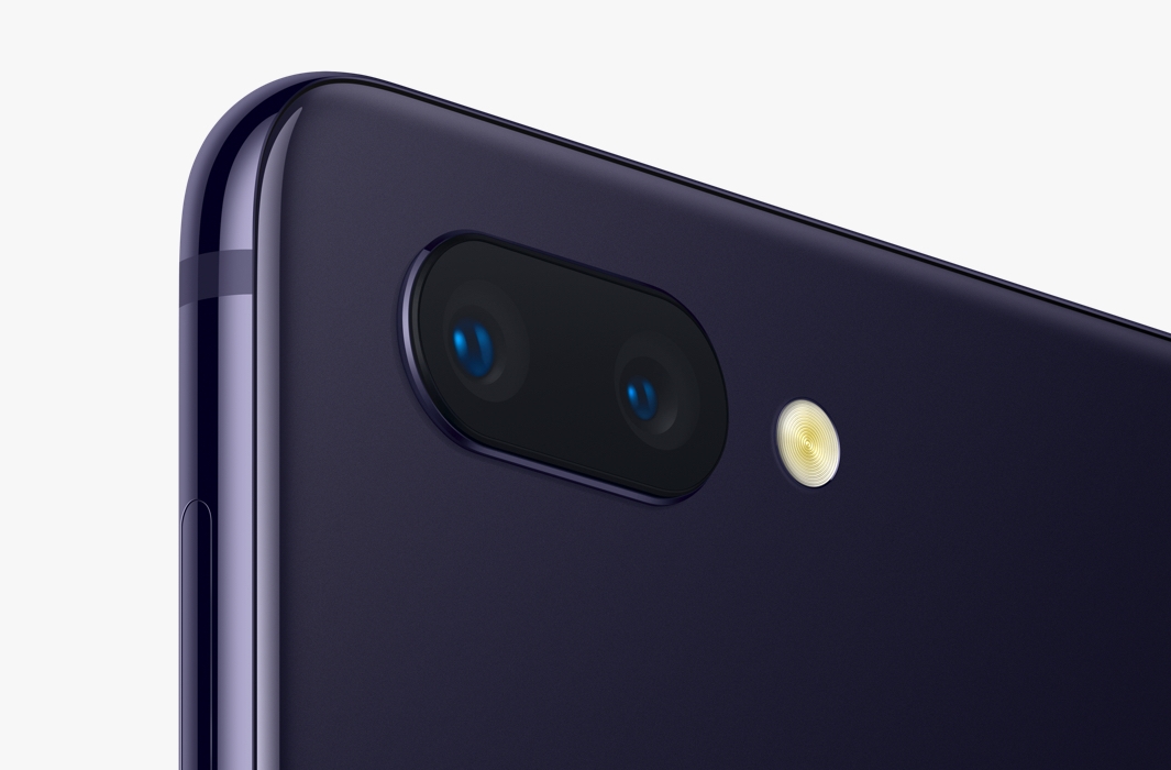 2999元"刘海屏"oppo r15发布 联发科 6gb 128gb