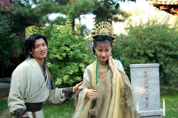 《小鱼儿与花无缺》中的江玉燕神似anglebaby,如今生活令人羡慕_凤凰