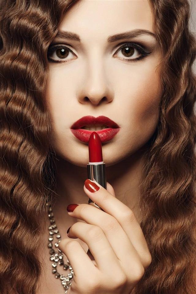 涂口红的红色区域你注意过吗?