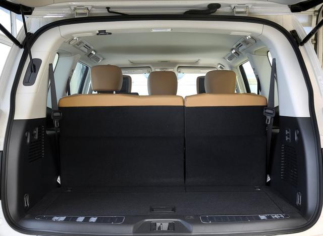 空间越野性能突出,日产途乐怎么选?配置差异大尾灯难看