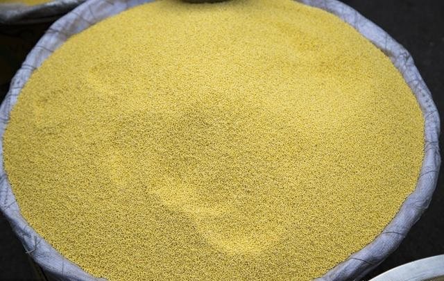 组成:法半夏五合(约65克),秫米一升(约200克) 煎服方法:法半夏,秫米