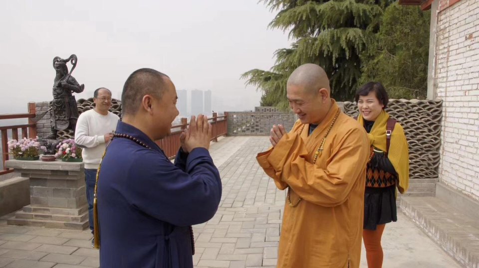 宝唱约生於刘宋泰始元年(465)前后,吴郡人,十八岁从建初寺僧祐出家,住