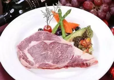 肉眼牛排(rib-eye)——最漂亮的牛排部位