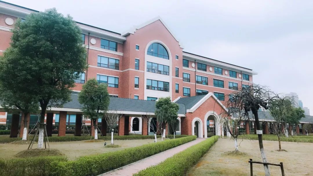 对话华东康桥校长,认识有乡土情怀的国际学校