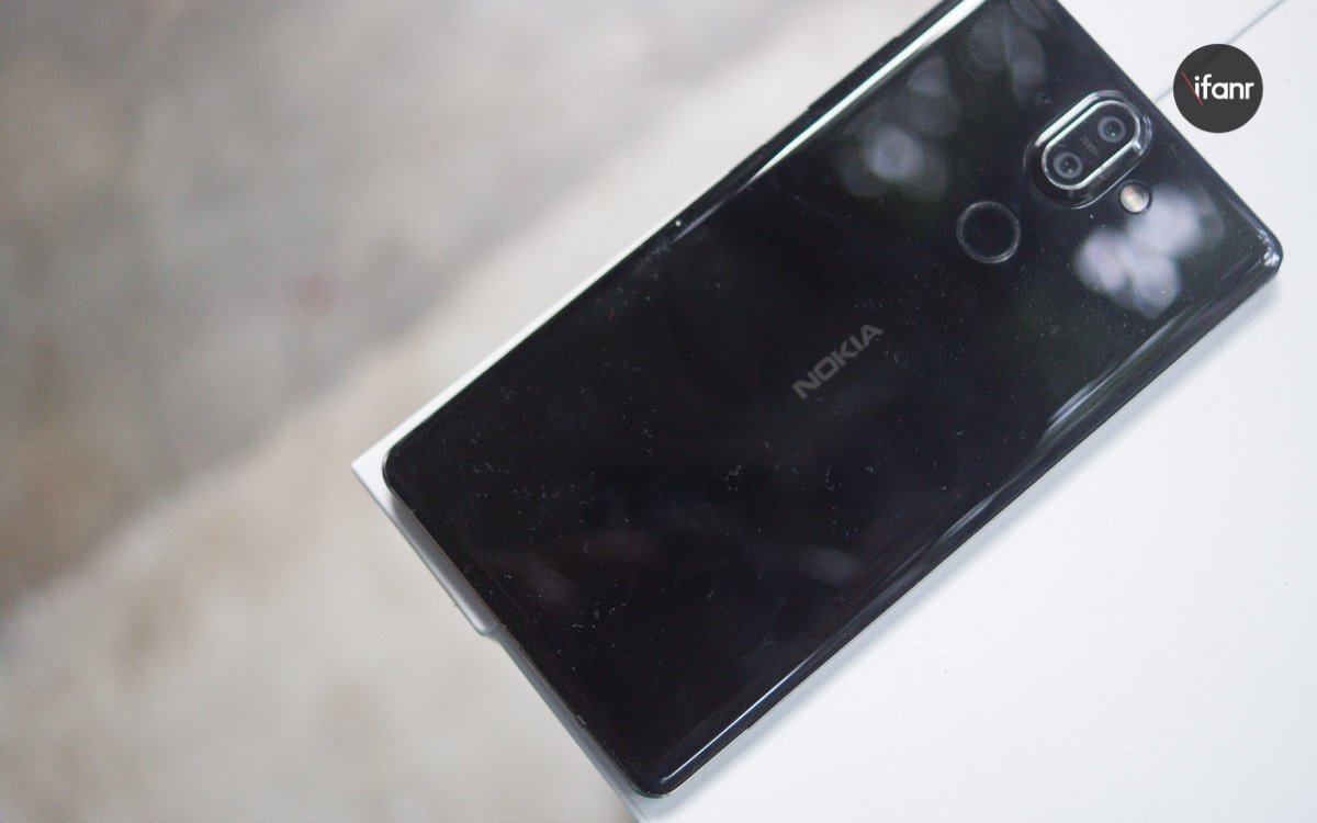 诺基亚8sirocco图赏当想变漂亮的诺记碰上这块割手的玻璃