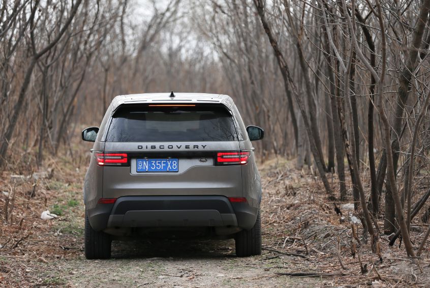 路虎发现5,买它还是买揽胜运动版?