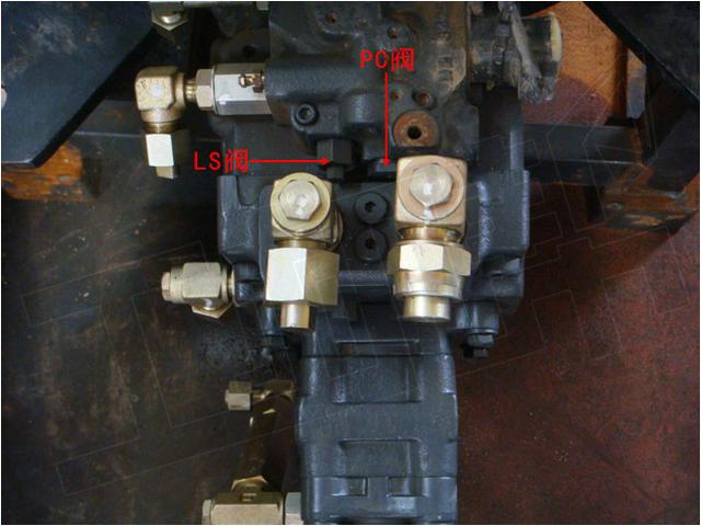 小松挖掘機液壓泵油路及電磁閥分佈 非常詳細