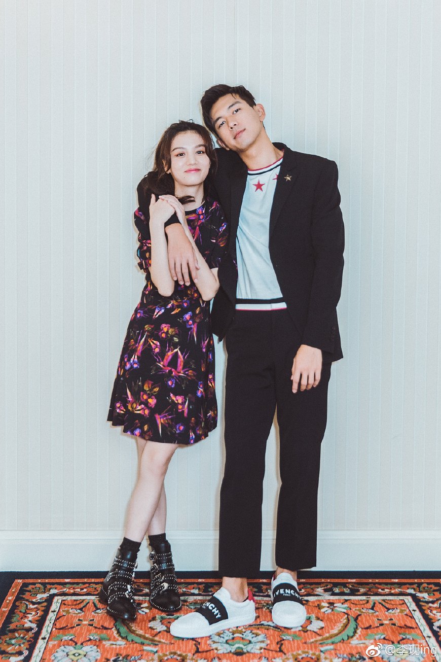 怪不得郑爽剧中最后会选择跟他在一起,李现真是个阳光帅气的少年