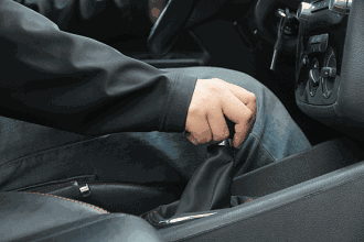 用车指南这样踩油门9升油耗变6升你学会了吗