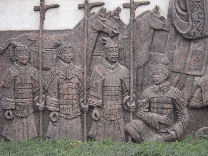 秦朝派50万大军征百越，秦灭亡时赵佗为什么不北上救秦呢？_凤凰网历史_凤凰网