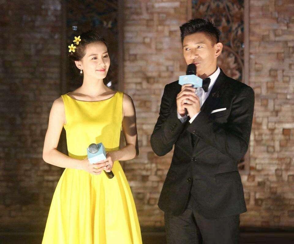 出道第一部戏即在《月影风荷》中担任女一号,其后更获得蔡艺侬的青睐