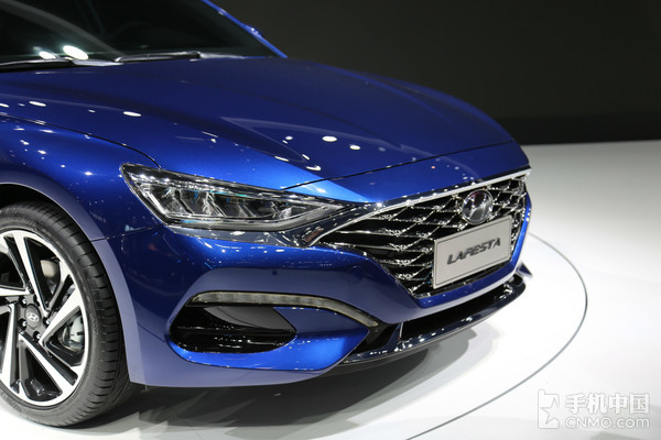动感十足 北京现代发全新轿跑lafesta