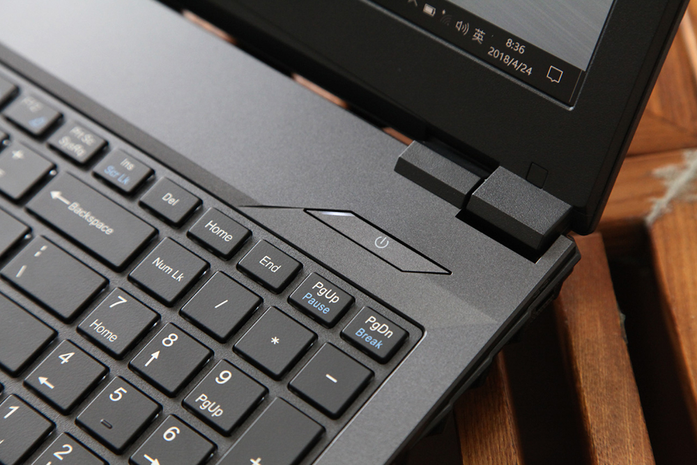 6核桌面cpu 炫龙毁灭者dd2代游戏本开箱