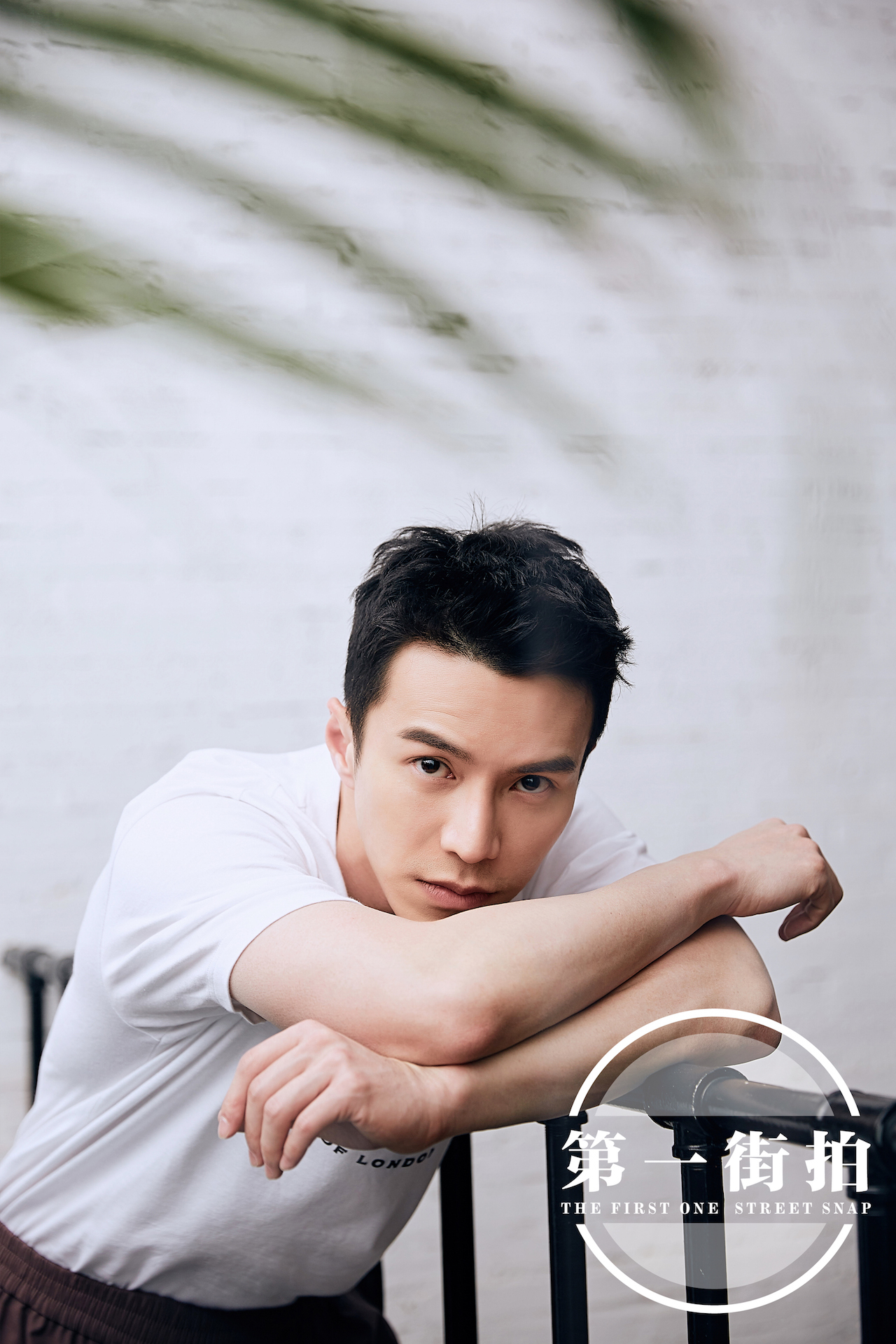 王冠逸展型男魅力电眼迷人_凤凰网娱乐_凤凰网