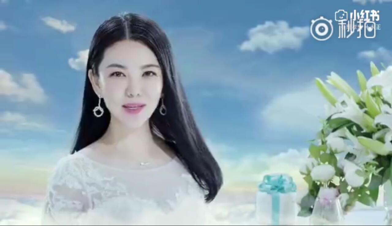 李湘晒出工作照网友认不出