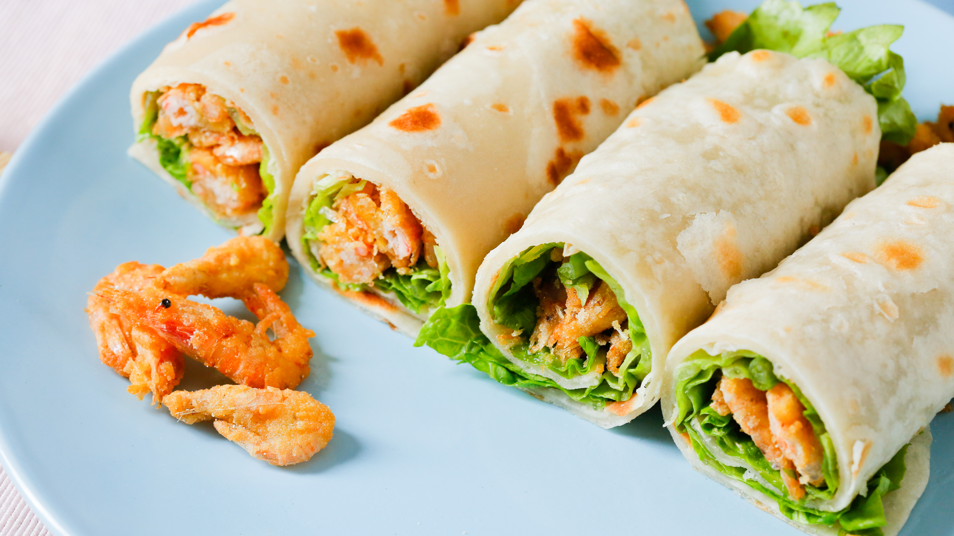 专业大厨教程来袭 正宗虾卷饼制作全过程揭秘